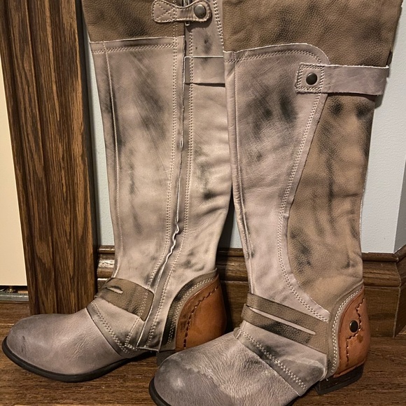 Kelsi Dagger Jayna Boots - Picture 2 of 6